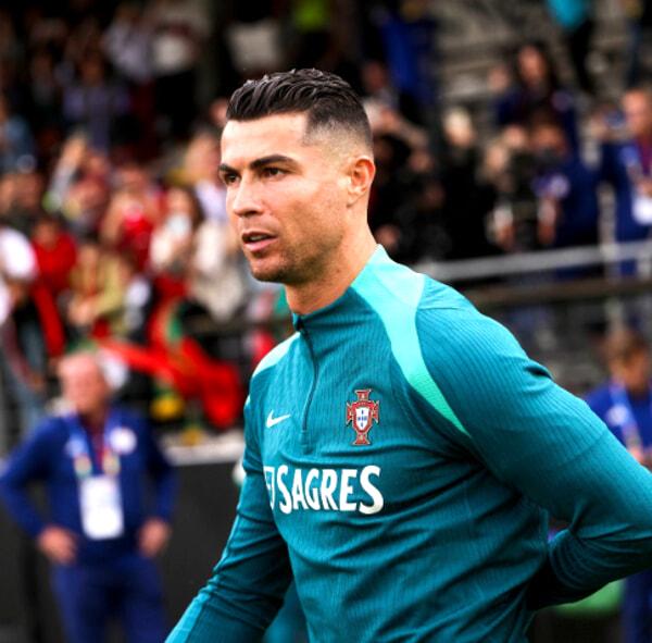 Cristiano Ronaldo Cristiano Ronaldo