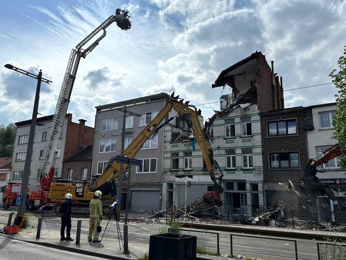 esplosione anversa foto vigili del fuoco (1) esplosione anversa foto vigili del fuoco (1)