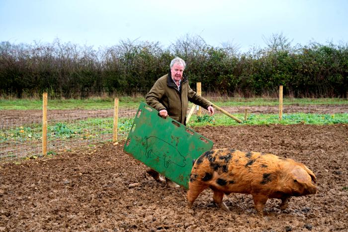 La fattoria di Clarkson 3 - Jeremy alle prese con un maiale La fattoria di Clarkson 3 - Jeremy alle prese con un maiale