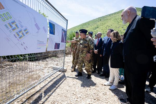 La visita della premier Meloni presso la Base aeronautica di Gjader - Foto Chigi La visita presso la Base aeronautica di Gjader Foto Chigi