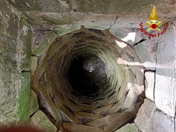 Il pozzo dove è caduto il bambino a Palazzolo Acreide- fonte vigili del fuoco vff_pozzo_palazzolo_acreide-2