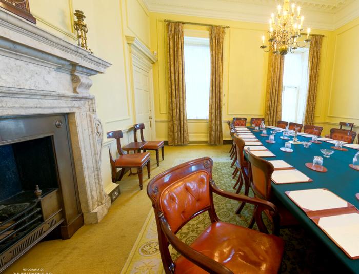 La stanza del Gabinetto dove si svolgono le riunioni una volta a settimana, foto eyerevolution.co.uk Downing Street-4