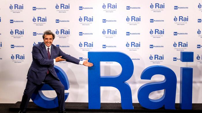 Flavio Insinna passa a La7 per condurre Family Feud