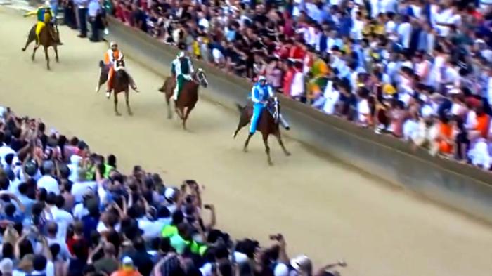 Trionfo della Contrada dell’Onda al Palio di Siena 2024