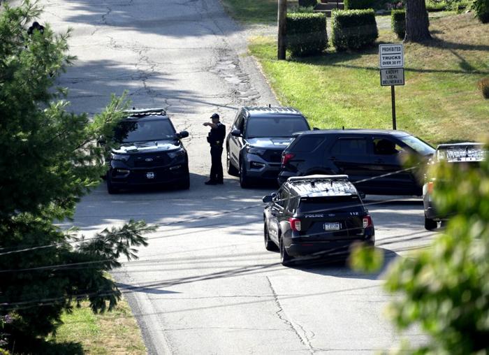 Le forze di polizia intorno all'abitazione di Thomas Crooks a Bethel Park, Pennsylvania (LaPresse) residenza crooks lapresse