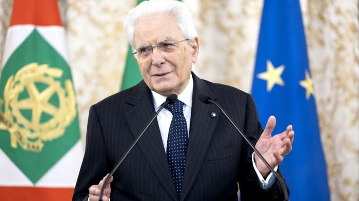 Mattarella difende la libertà di stampa e condanna la violenza