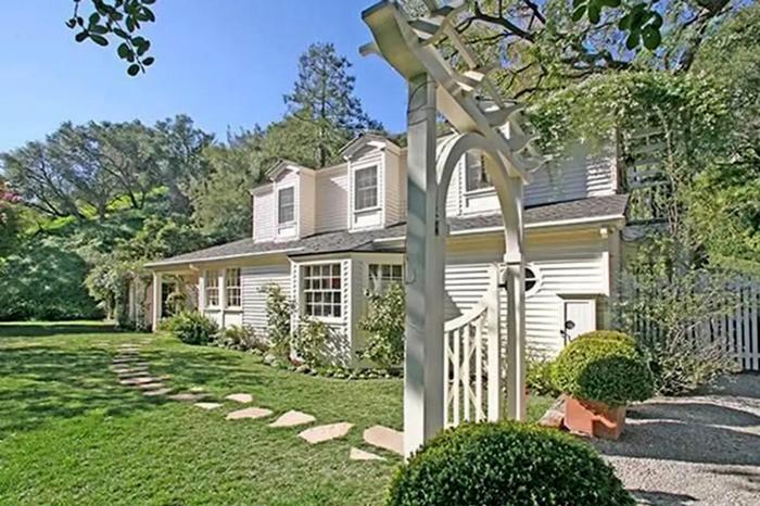 L'ex casa di Taylor Swift a Beverly Hills, foto New York Post taylor-swift-beverly-hills