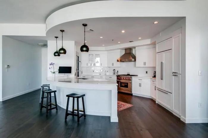 La cucina di una delle case di Taylor Swift a Nashville, foto New York Post taylor-swift-nashville-2