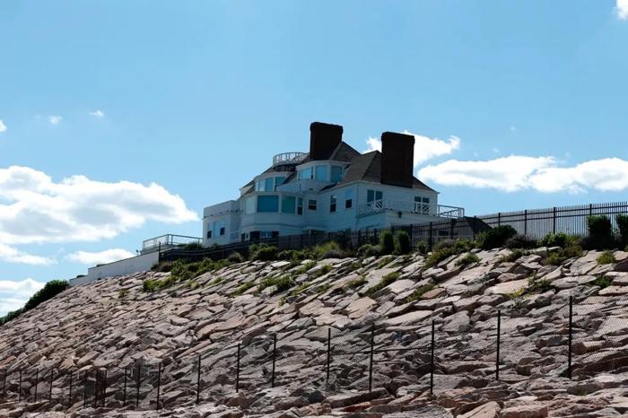 La casa di Taylor Swift a Rhode Island, foto New York Post taylor-swift-rhode-island-2