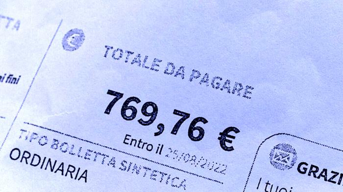 Risparmio energetico nel mercato libero: confronto tra offerte a prezzo fisso e variabile
