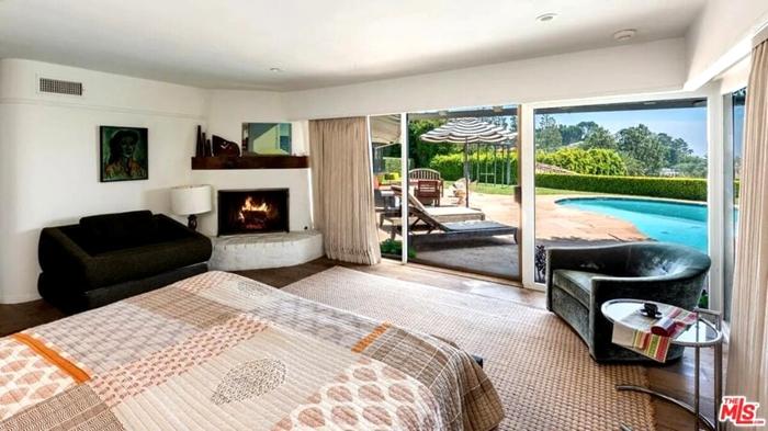 Elon Musk ha acquistato casa nel 2013, foto realtor.com via Instagram casa elon musk-7