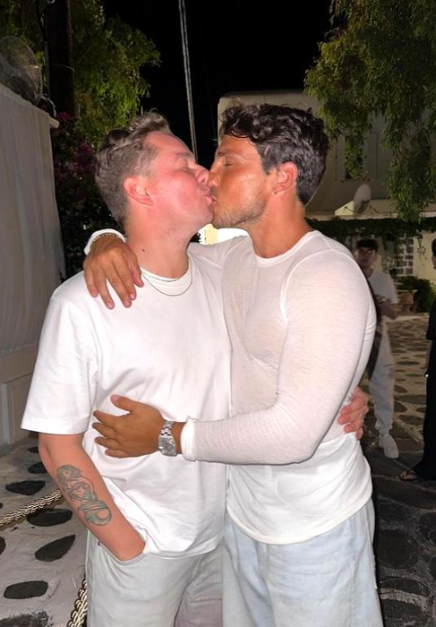 La foto pubblicata su Instagram da Luan Fraga daniele dal moro bacio