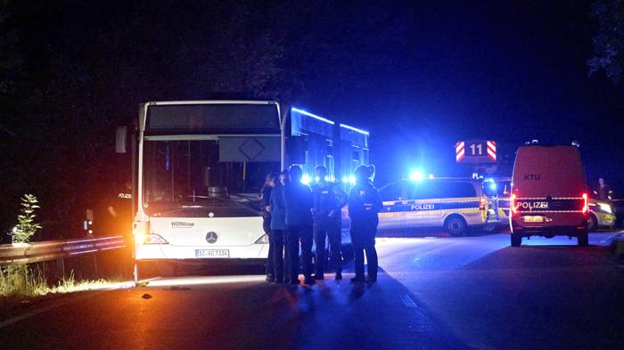 Attacco con coltello su autobus a Siegen, Germania