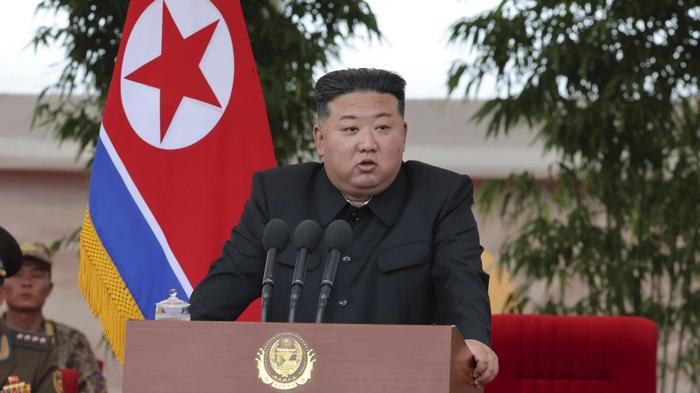 Corea del Nord: Nuove Regole sul Vestirsi