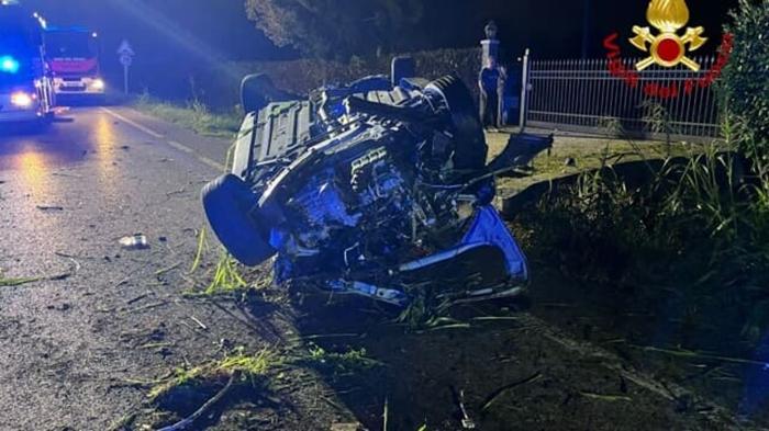 Tragici incidenti stradali in Italia: tre giovani perdono la vita