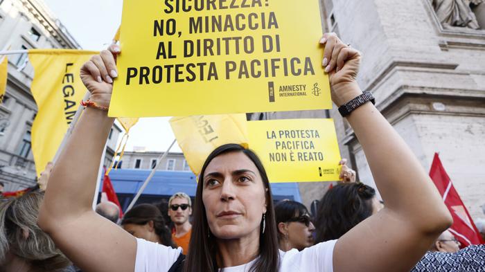 Controversie sul Ddl Sicurezza: norme anti-proteste scatenano polemiche in Italia