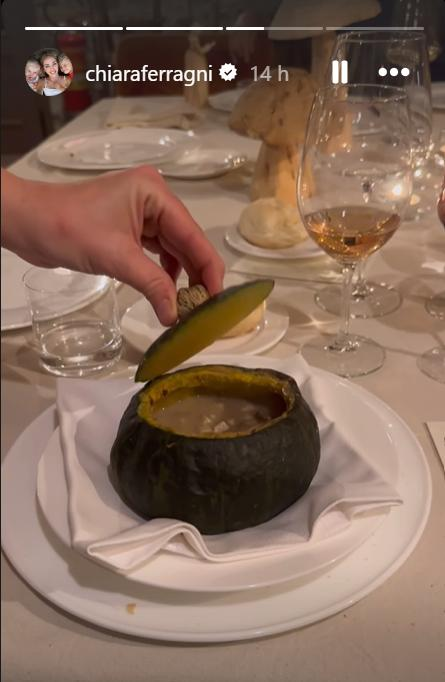 Un momento della cena ferragni 2-3