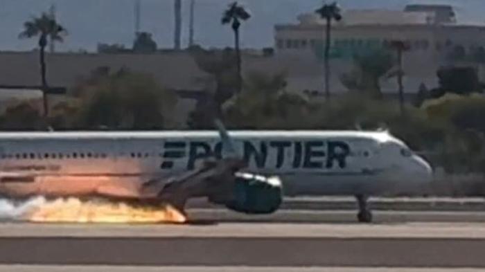 Emergenza aereo Las Vegas: atterraggio con fumo, passeggeri evacuati