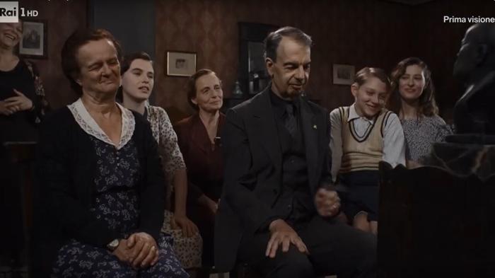 Nato il sei ottobre: La Storia della Radio Italiana in un Docufilm Emozionante