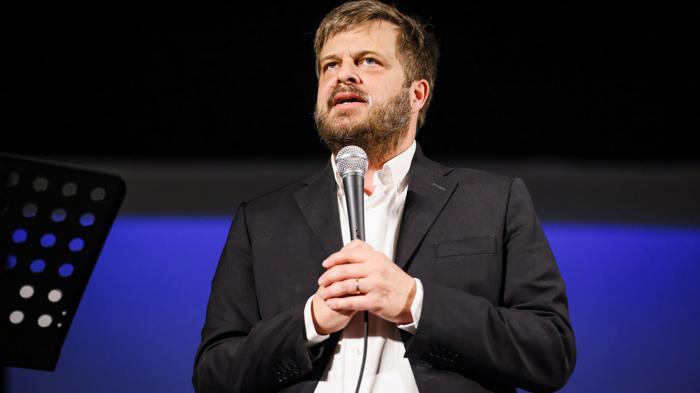 Il Decreto Flussi: Norme e Controversie sull’Immigrazione in Italia