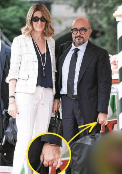 Sangiuliano con la moglie e il dettaglio della fede, foto da Gente Sangiuliano con la moglie e il dettaglio della fede, foto da Gente