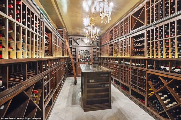 La cantina della casa degli orrori, foto Dailymail casa serial killer nicolas cage-6