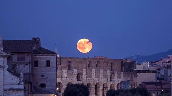 Superluna del Castoro: Spettacolo Celeste da non Perdere il 15 Novembre