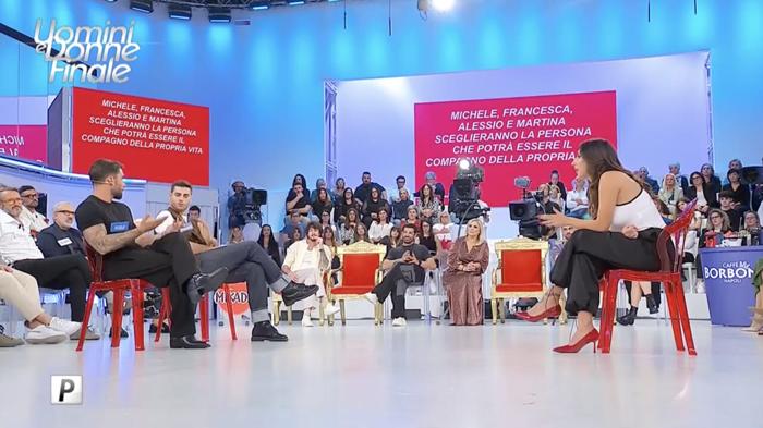 Intrighi e tensioni tra Francesco, Francesca e Paolo