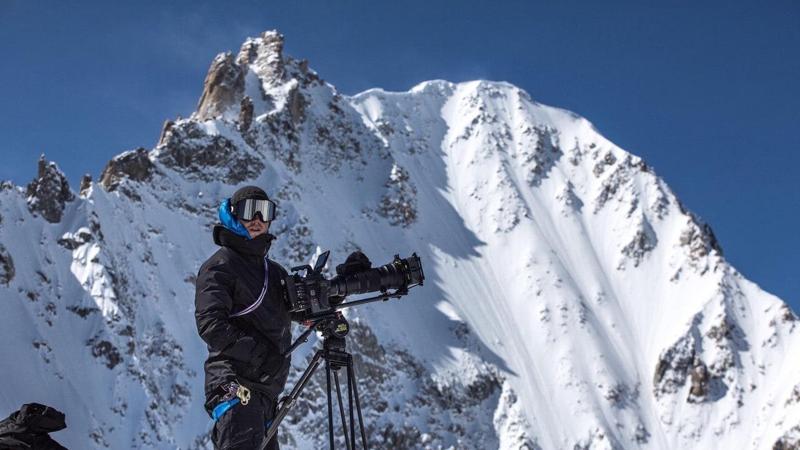 Himalaya, il cameraman che ha scelto di fermarsi a 8.000 metri
