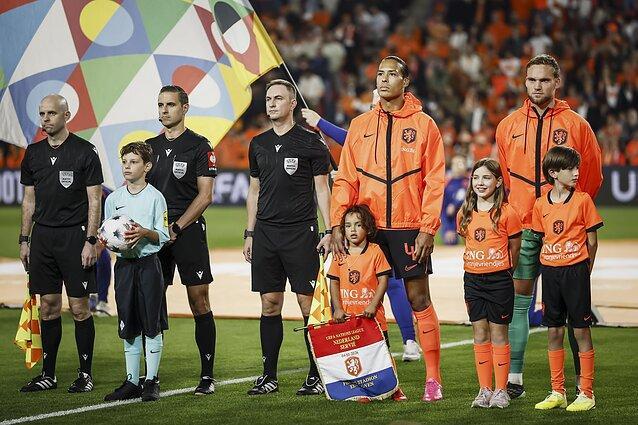 Dovydas Sužiedelis, Donatas Rumšas, Aleksandras Radiušas, Virgil van Dijk e Bart Verbruggen Dovydas Sužiedelis, Donatas Rumšas, Aleksandras Radiušas, Virgil van Dijk e Bart Verbruggen