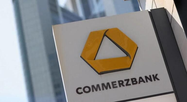 UniCredit punta al controllo di Commerzbank senza il 50%