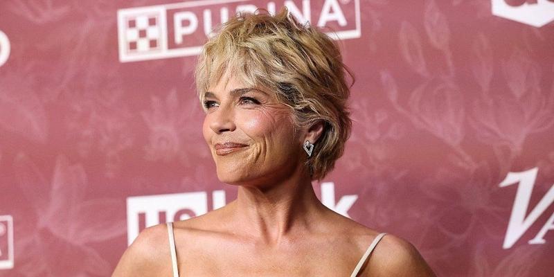 Selma Blair avrebbe tentato di aprire un portellone in volo
