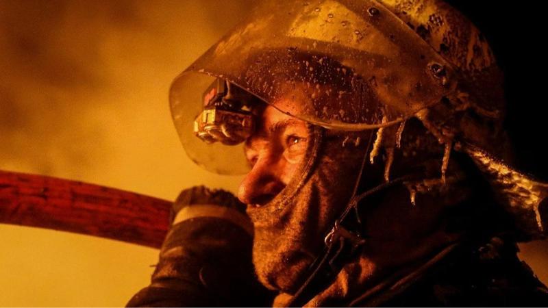 Attacchi russi, 6 feriti e incendi in aziende e a un distributore
