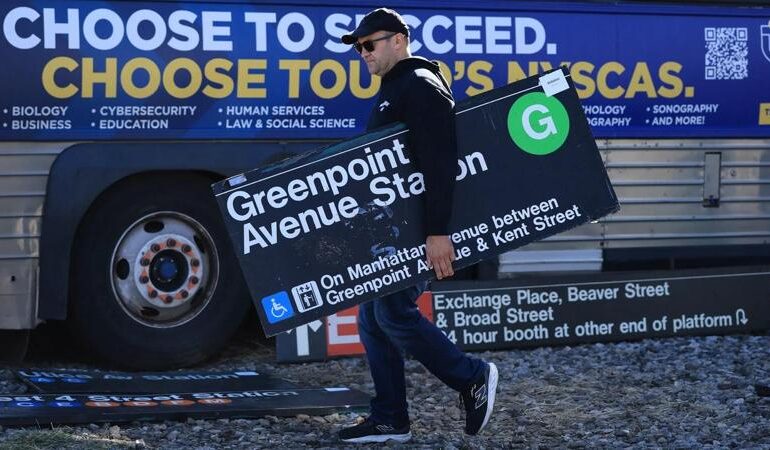 Cimeli della metropolitana di New York: cartelli venduti a 1.000 dollari