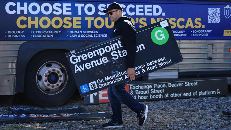 Cimeli della metropolitana di New York: cartelli venduti a 1.000 dollari