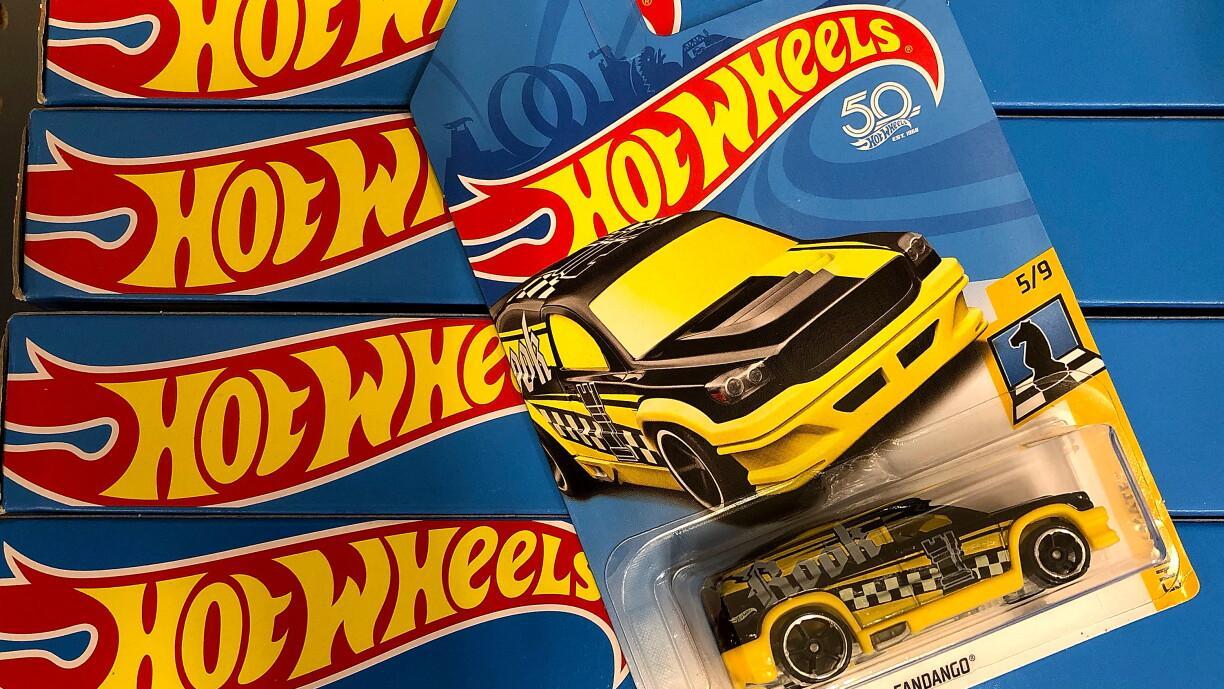 Ruba scatole da un vagone: nel pick-up 350 Hot Wheels