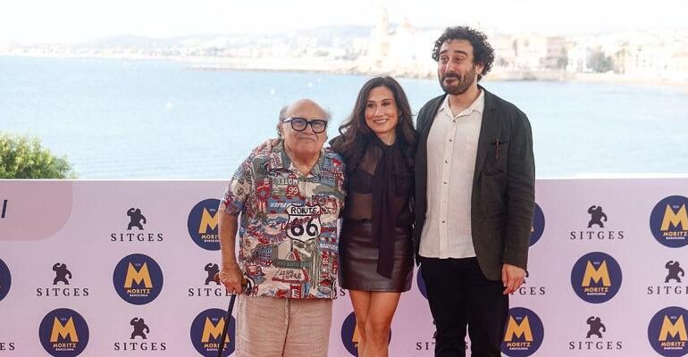 Danny DeVito torna sul red carpet con i figli per il film Drag