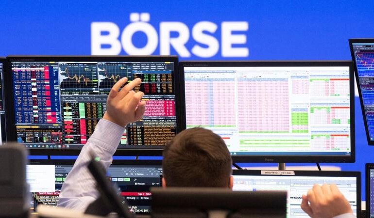 DAX sopra i 25.000 punti, ma petrolio e rendimenti frenano