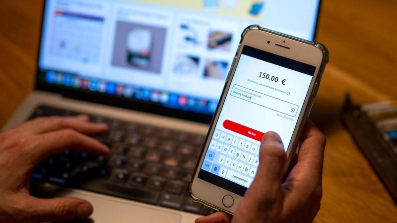 Truffa con QR code, la banca deve rimborsare subito