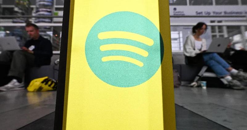 Streaming, 4,5 miliardi di ascolti falsi con brani IA