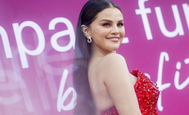 Sigaretta elettronica, Selena Gomez: «Mi ha cambiato la voce»
