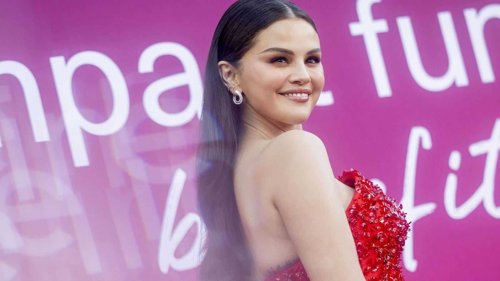 Sigaretta elettronica, Selena Gomez: «Mi ha cambiato la voce»