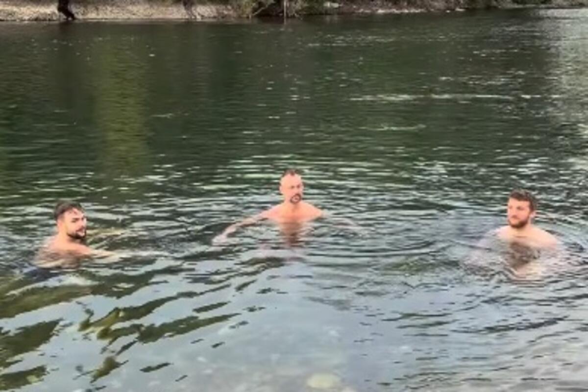 Slovan Bratislava, bagno nel fiume prima della sfida di ABA League