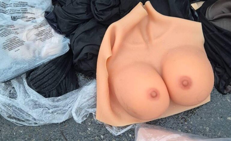 Bambole del sesso abbandonate in strada: «Sembrano cadaveri»