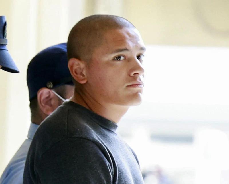 Il marine statunitense Devin Ballard è sospettato di aver ucciso Anna Yagi. Devin Jacob Ballard, un marine statunitense detenuto con l’accusa di rapina e omicidio di una donna sull’isola giapponese meridionale di Okinawa, viene condotto all’ufficio della procura di Naha, in Giappone, lunedì 5 ottobre 2026. (Kotaro Ueda/Kyodo News via AP)