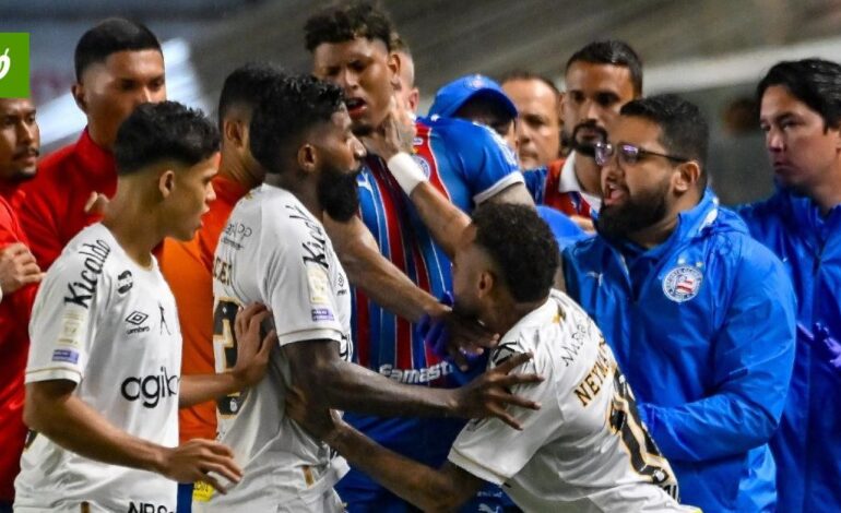 Cartellino rosso per essersi coperto la bocca: espulso Neymar