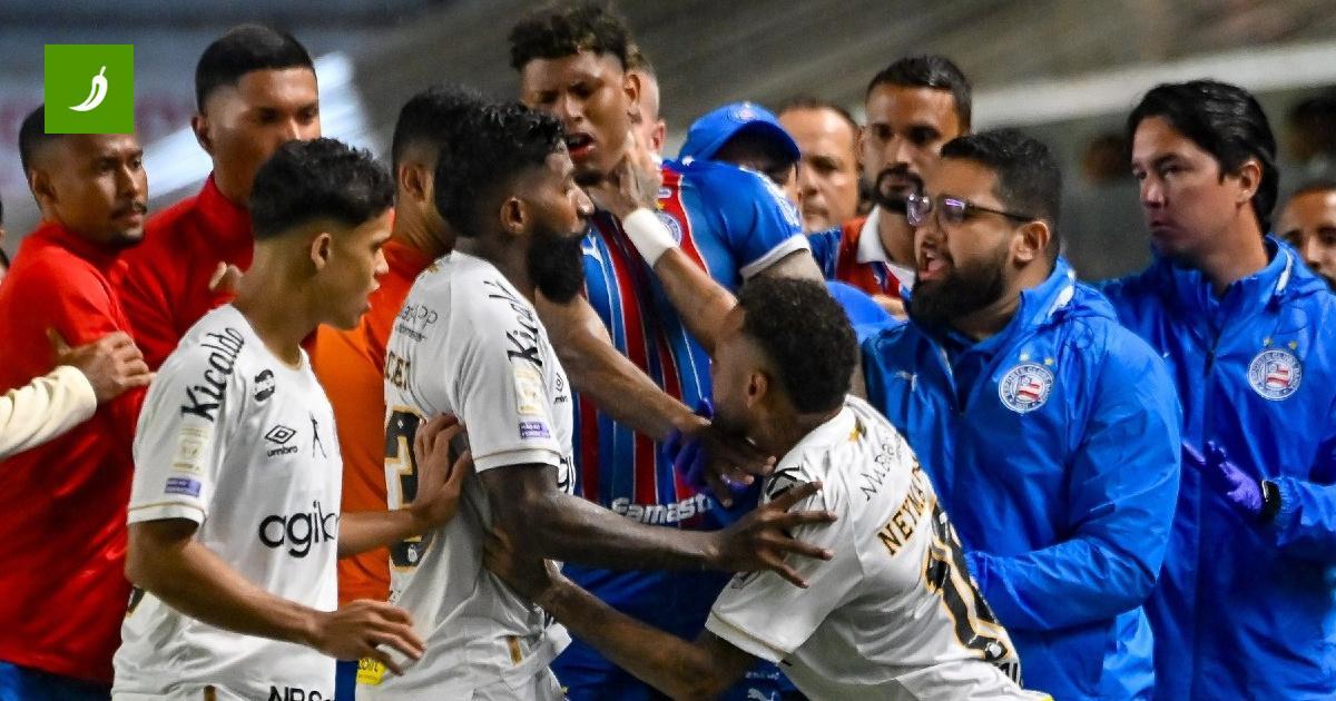 Cartellino rosso per essersi coperto la bocca: espulso Neymar