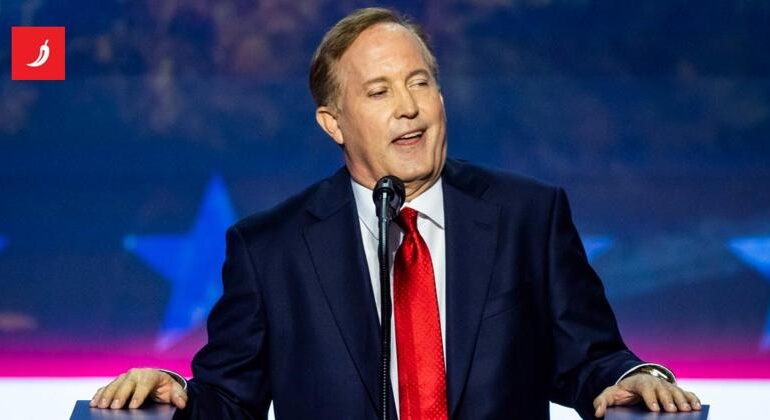 Ken Paxton festeggia a Dubai con 2 imputati per frode