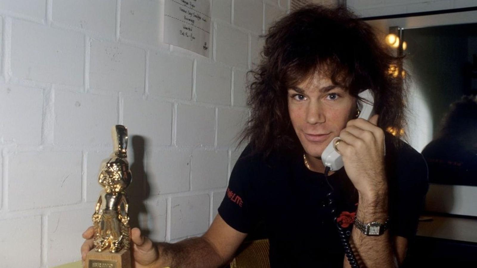 Telefonate notturne e insulti: Bon Jovi offrì 500.000 dollari