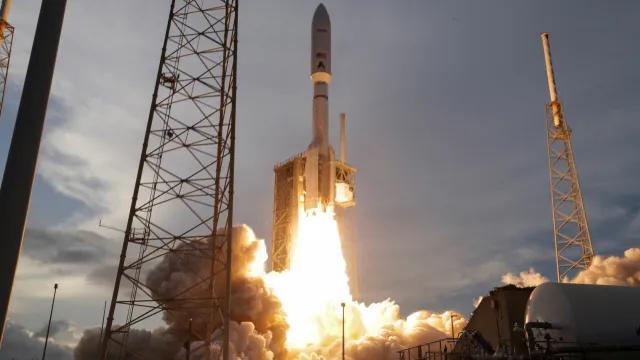 None Il razzo Atlas V della United Launch Alliance che trasporta i satelliti Kuiper di Amazon
